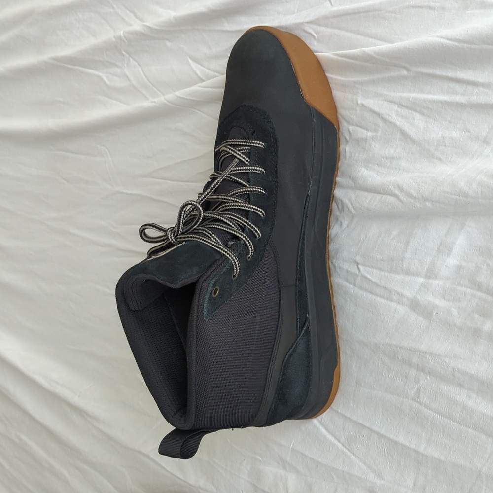 The North Face Men’s Larimer Mid Waterproof Boots - Picture 12 of 13